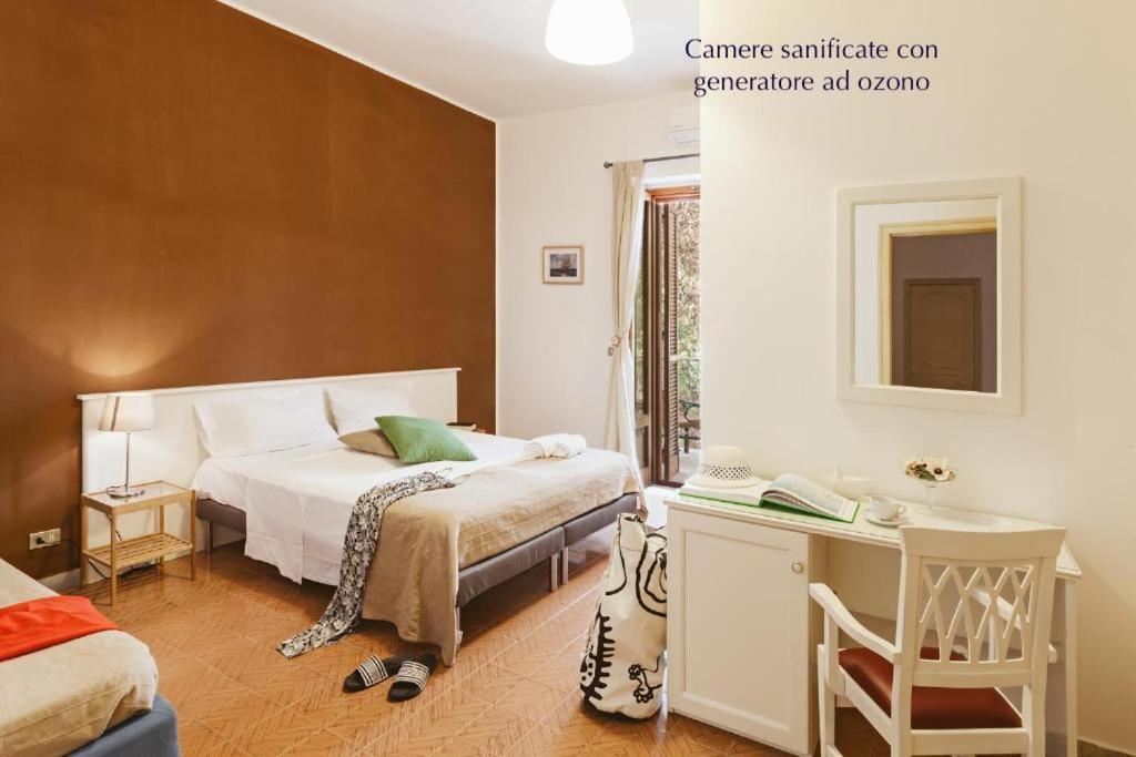 Viale Dei Pini Bed & Breakfast 2*