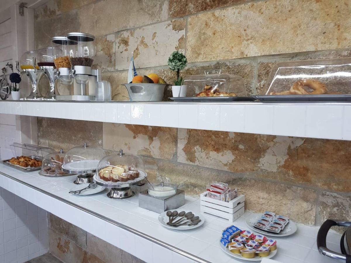Viale Dei Pini Bed & Breakfast