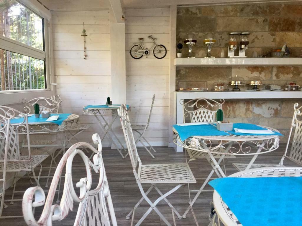 Viale Dei Pini Bed & Breakfast 2*