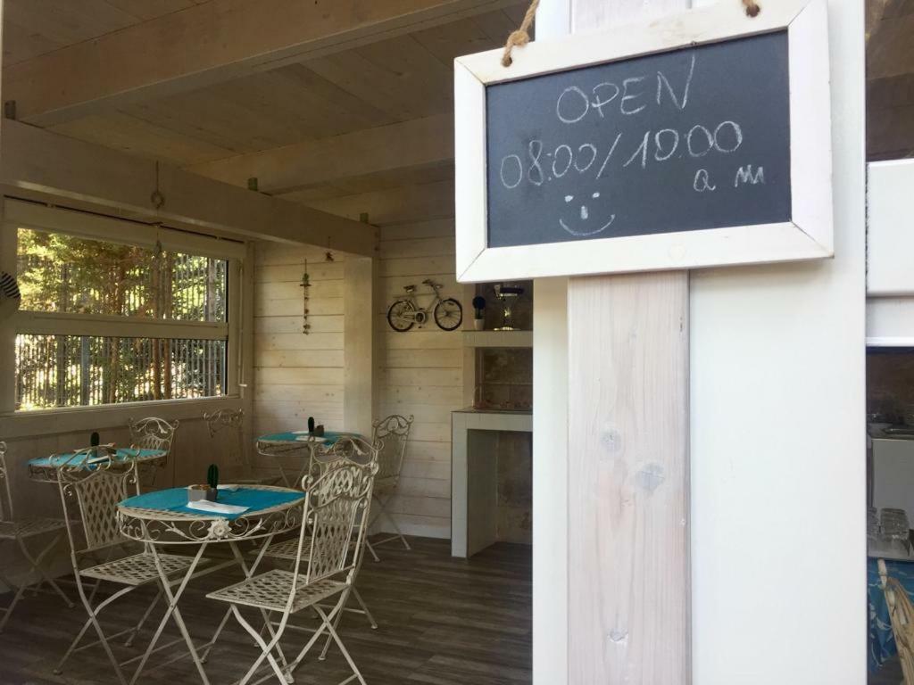 Viale Dei Pini Bed & Breakfast 2*